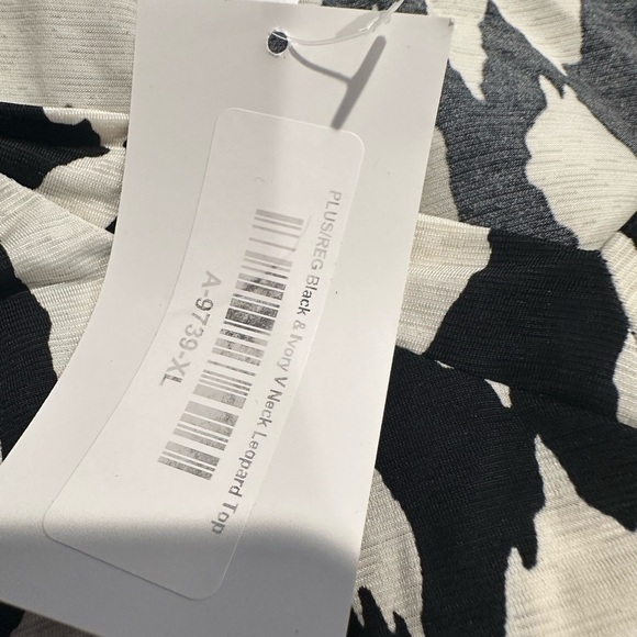 Black and White Animal Print Women's Top - Picture 3 of 4